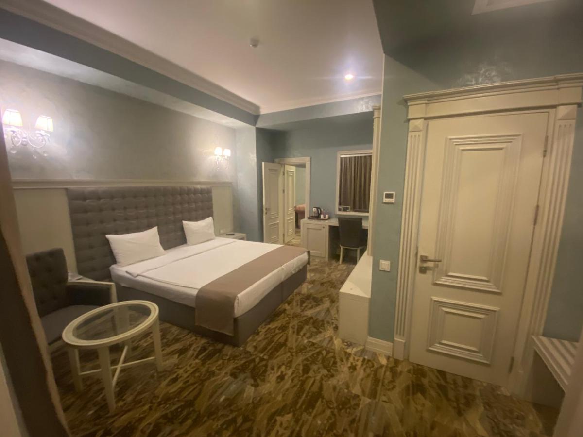 Emerald Hotel