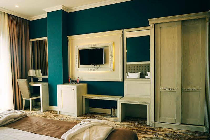 Hotel Emerald