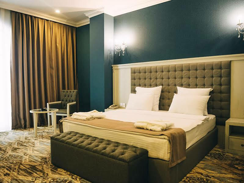 Hotel Emerald