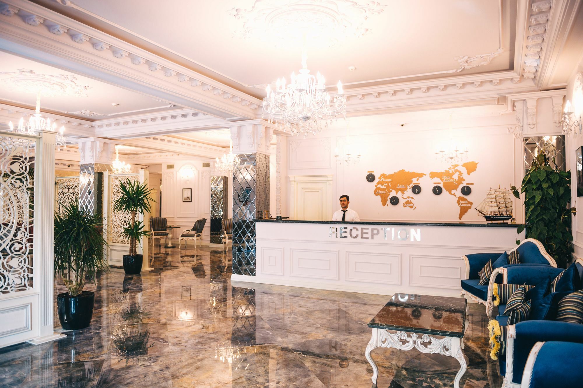 Hotel Emerald