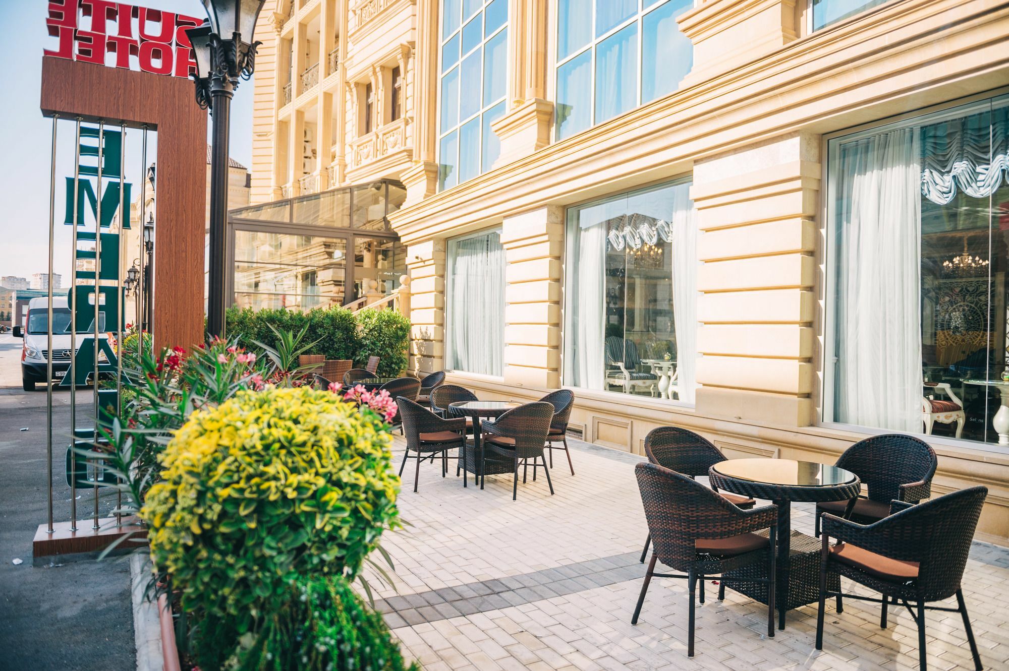 Hotel Emerald