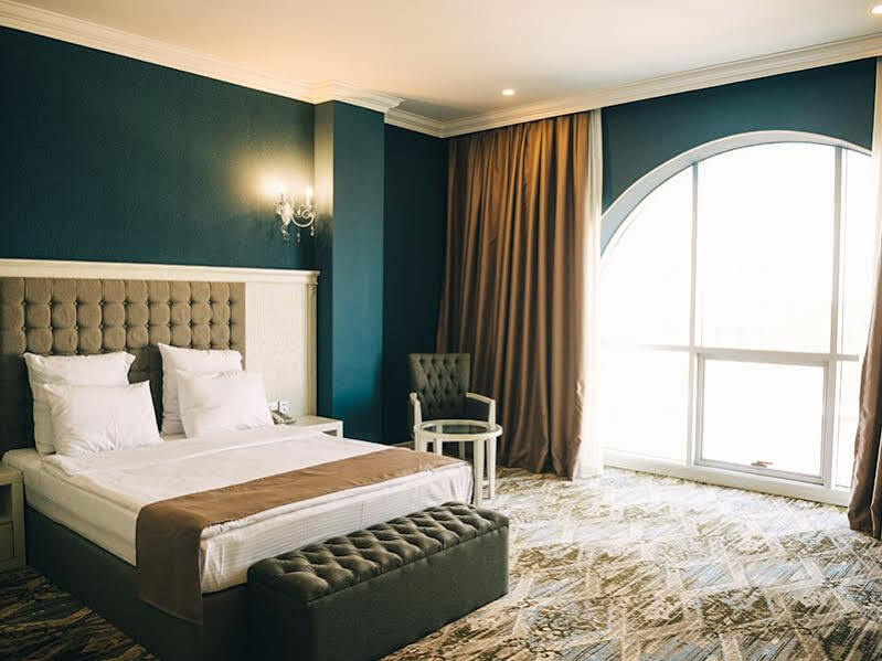Hotel Emerald